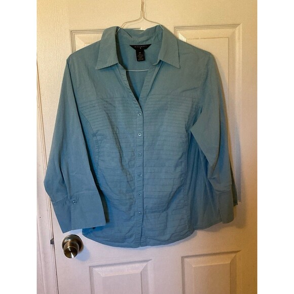 Investments II Woman’s Plus Blue  Top Size 2X Pleated Button Up - Picture 1 of 3